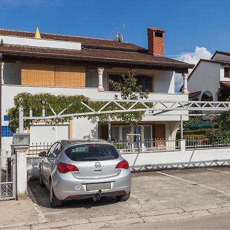 1 Bedroom Beautiful Apartment In Porec Luaran gambar