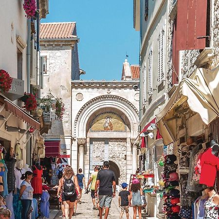 1 Bedroom Beautiful Apartment In Porec Luaran gambar