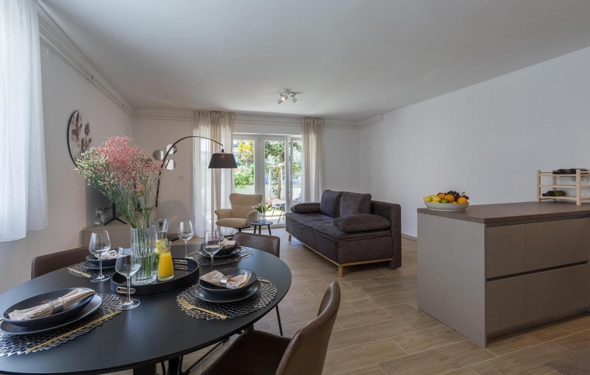 1 Bedroom Beautiful Apartment In Porec Luaran gambar