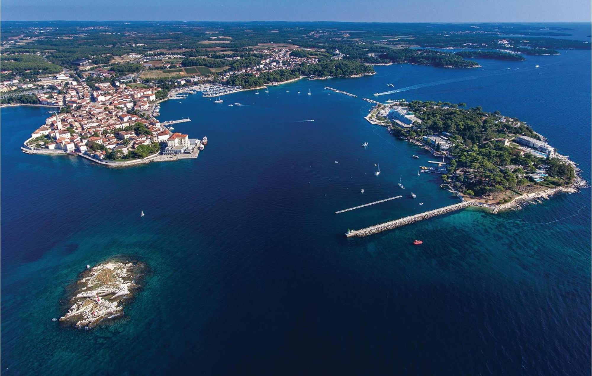 1 Bedroom Beautiful Apartment In Porec Luaran gambar