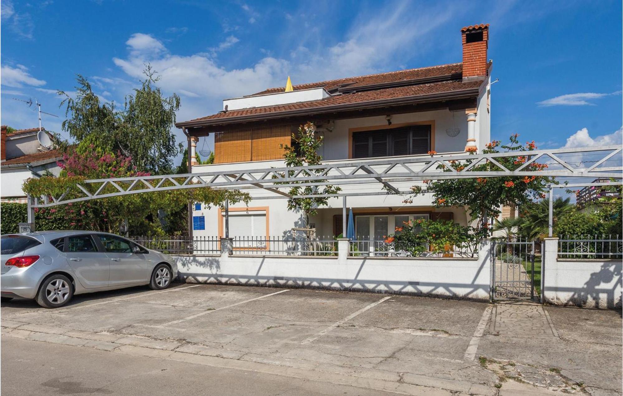 1 Bedroom Beautiful Apartment In Porec Luaran gambar